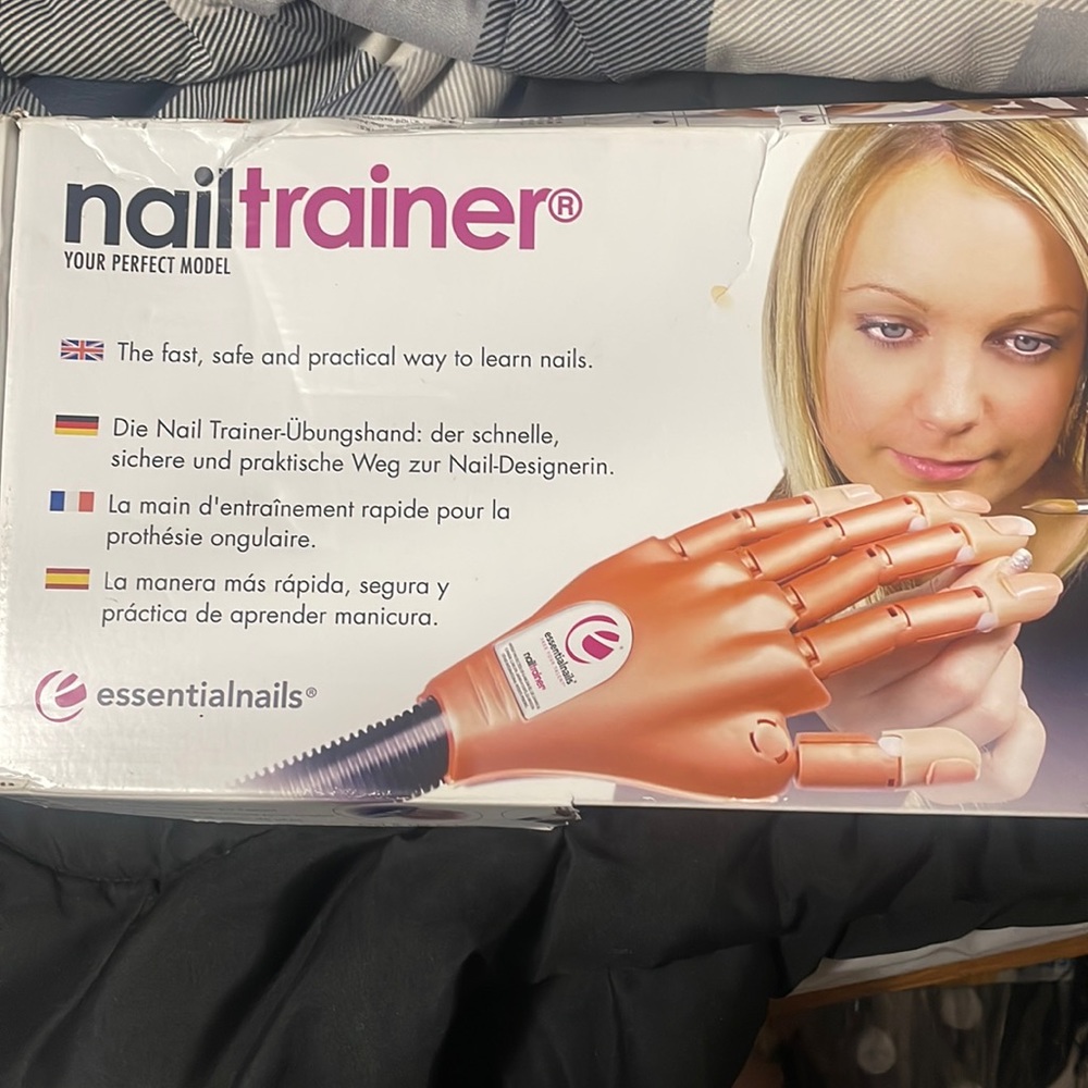 Nail trainer